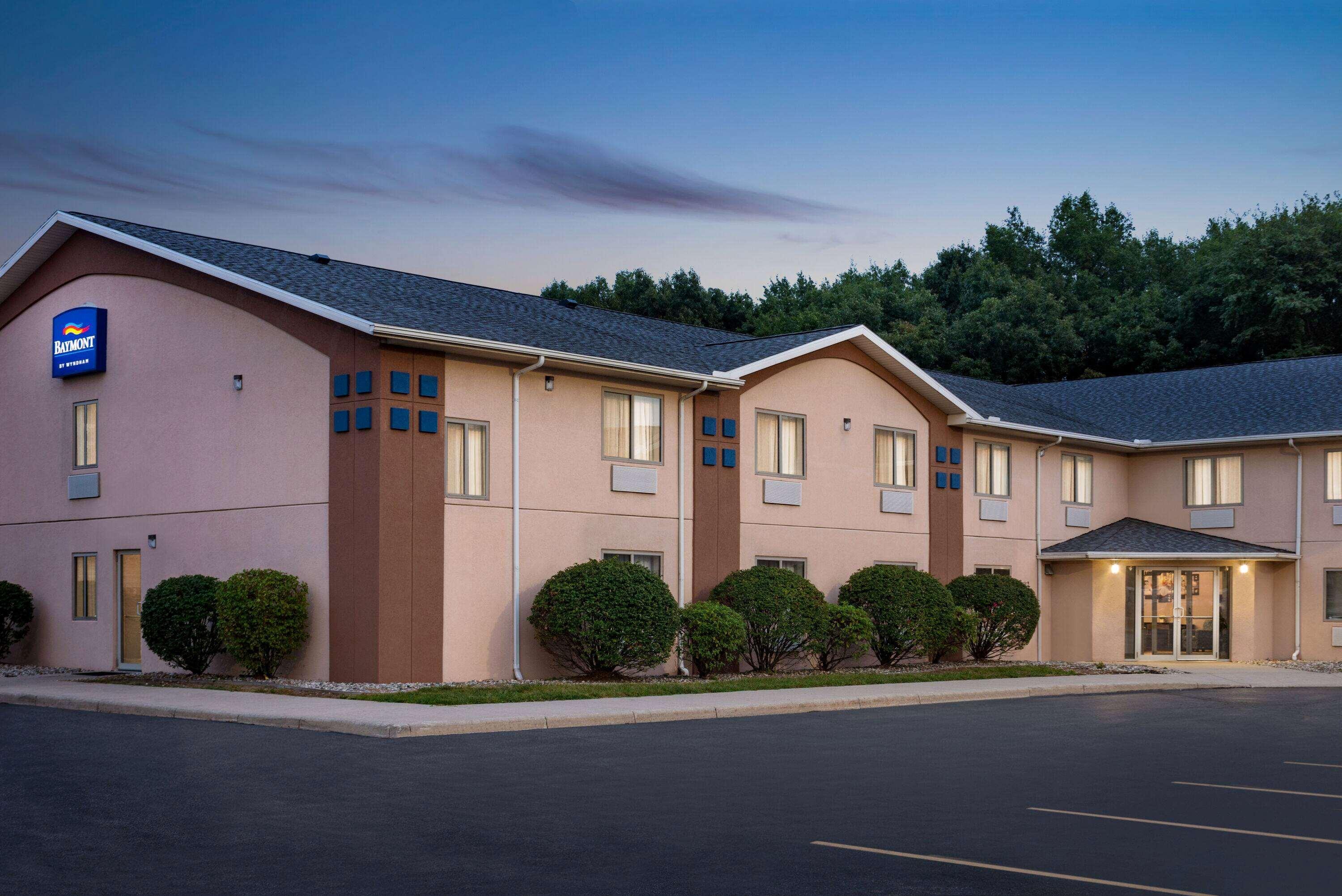 Baymont By Wyndham Swanton Hotel Exterior photo